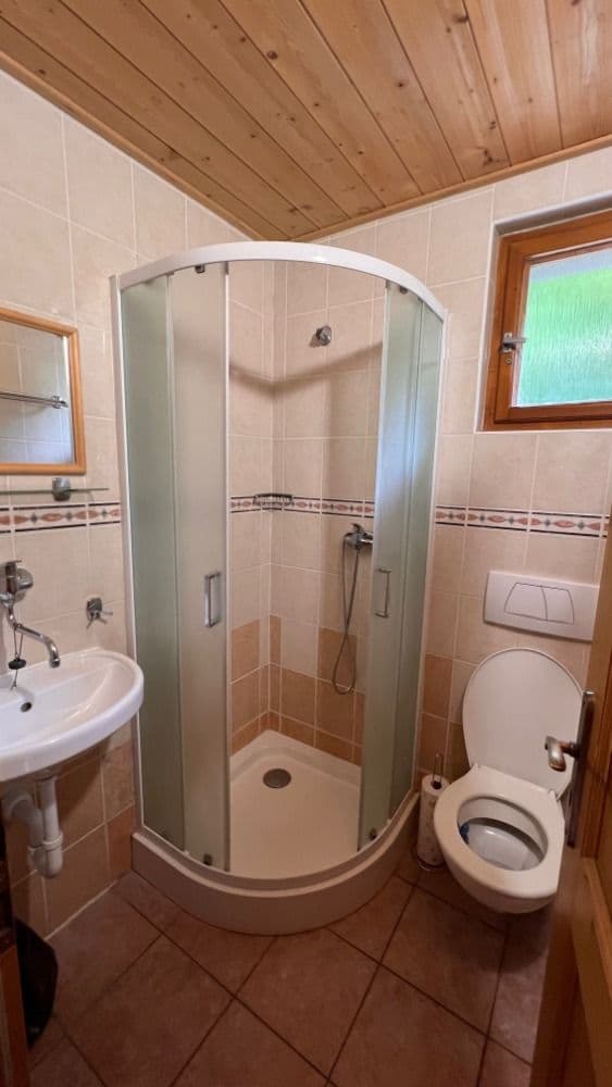 Chata u Vranovské přehrady, Oslnovice 17