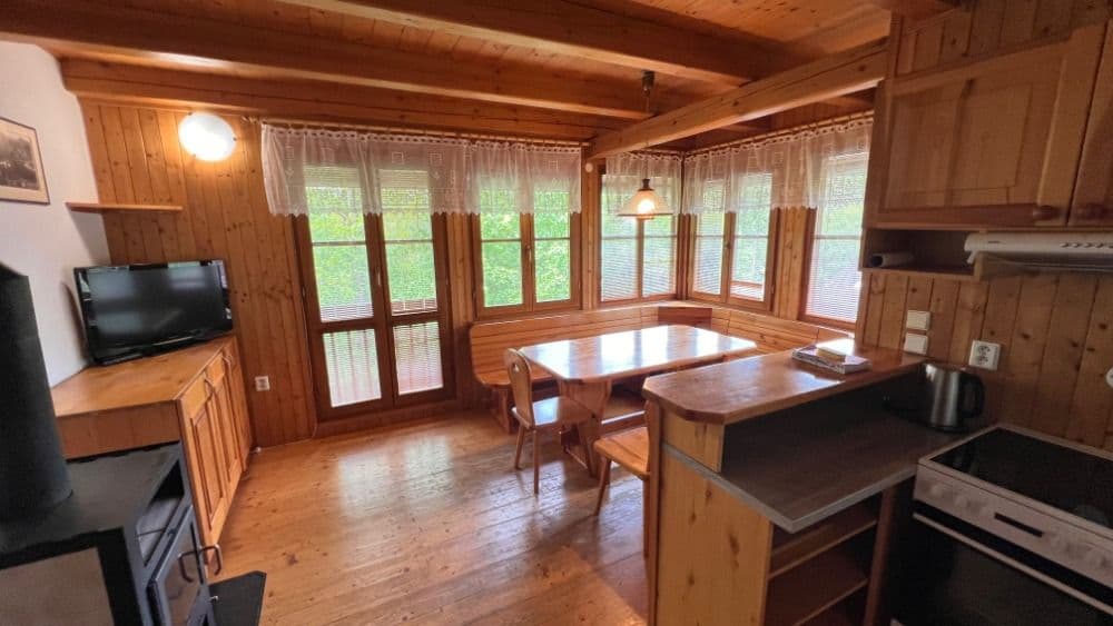 Chata u Vranovské přehrady, Oslnovice 38