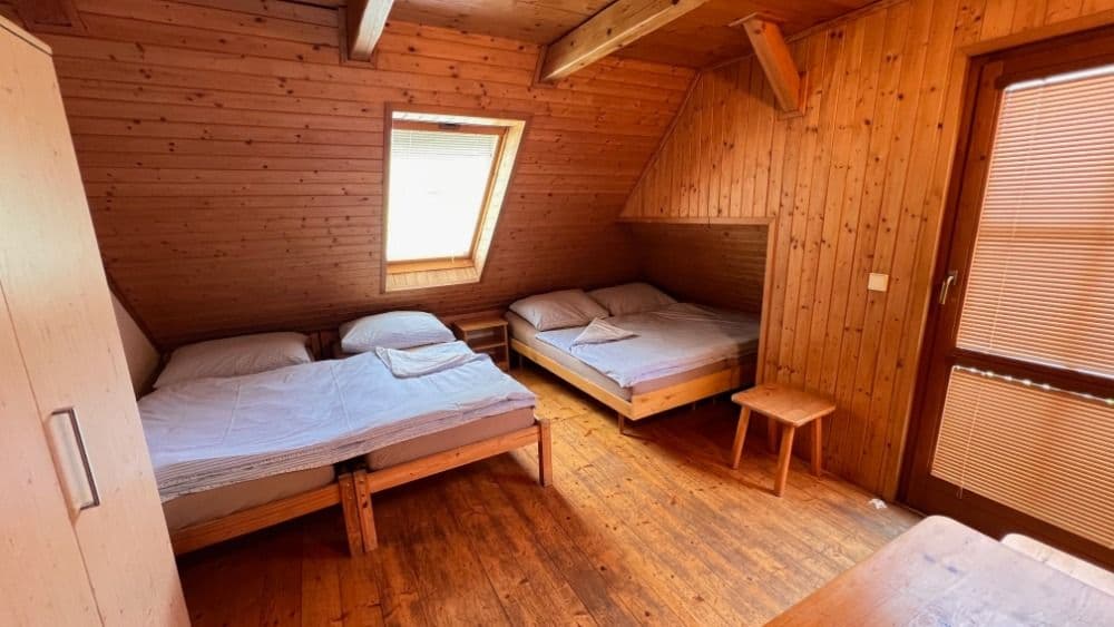 Chata u Vranovské přehrady, Oslnovice 42